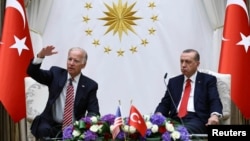 ԱՄՆ փոխնախագահ Ջո Բայդեն և Թուրքիայի նախագահ Ռեջեփ Էրդողան, Անկարա, 24-ը օգոստոսի, 2016 թ․