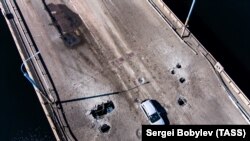 Антонов көпүрөсү украин аскерлеринин соккусунан кийин. Херсон облусу, 20-июль, 2022-жыл