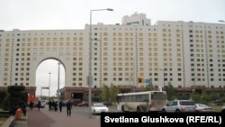 Казакстандын Министрликтер сарайы. Иллюстрациялык сүрөт.