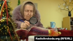 Пенсіонерка Наталя прийшла послухати лекцію