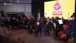 Олег Сенцов вручив нагороди конкурсу «Кримський інжир» двом фігурантам «справ Хізб ут-Тахрір»