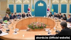 Мун Чже Ин Касым-Жомарт Токаев менен да, Нурсултан Назарбаев менен да жолукту.