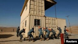 آرشیف، پولیس افغانستان در جریان تمرینات نظامی