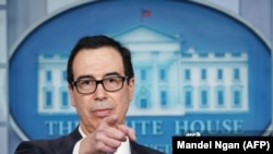 ԱՄՆ ֆինանսների նախարար Սթիվեն Մնուչինի խոսում է Իրանի դեմ պատժամիջոցների մասին, արխիվ