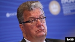 In early 2018, Sergei Prikhodko was implicated in a report by opposition politician Aleksei Navalny that suggested that the longtime public servant with no significant private income owned a luxurious mansion outside Moscow.