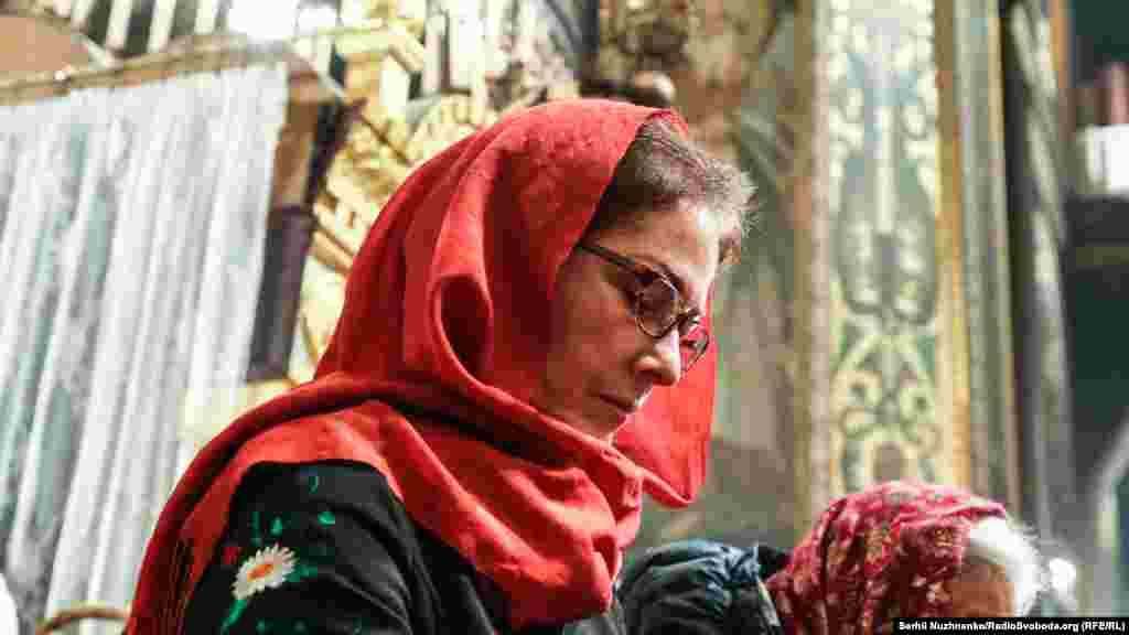 Посол США в Україні Марі Йованович під час богослужіння