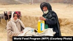 افغانستان - میلیون‌ها افغان دچار فقر استند. 