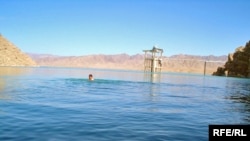 حکومت ایران و طالبان در این اواخر روی حقابه تعین شده در موافقتنامه آب هلمند٬ جنجال های زیادی داشته اند