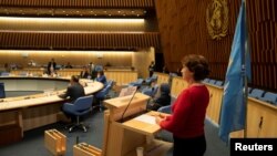 رئیس و شماری از مقام‌های سازمان صحی جهانی در مقر این سازمان در ژنو جلسه انترنتی روز دوشنبه را مدیریت می‌کردند.