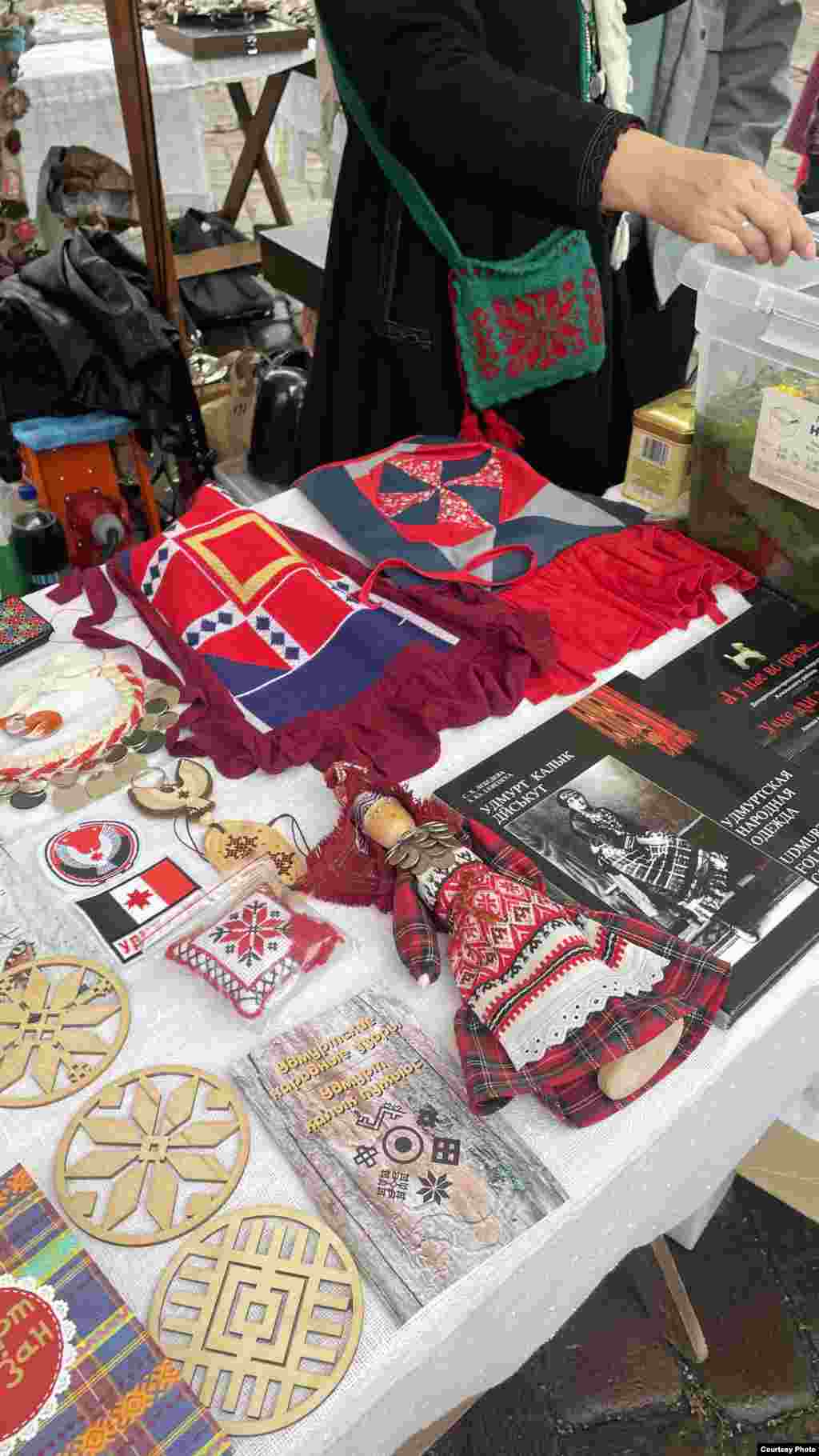 Милли бизәкләр