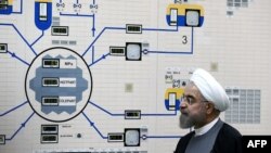 Президент Хасан Роухани Бушер АЭСинин контролдоочу залында. Бушер порт шаары. 13-январь 2015