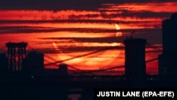 Рідкісне астрономічне явище: кільцеподібне сонячне затемнення у фото