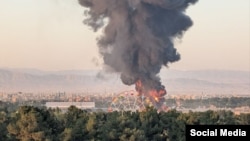 Мешхед шаары Түркмөнстан менен Ирандын ортосундагы чек ара бекетинен 100 чакырым алыстыкта жайгашкан.