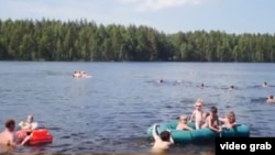 Җәен Көмеш күлдә су коеналар