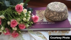 Книга «Toy. Sevgi arfesi» («Весілля. Переддень кохання», «Wedding. The origination of love»)