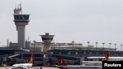 Стамбулдагы "Ататүрк" аэропорту.