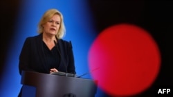 نانسی فایزر، وزیر داخلۀ جرمنی