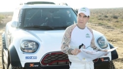 Berdimuhamedow hepde soňy gurluşyklar bilen tanyşdy, drift bilen meşgullandy, golf oýnady