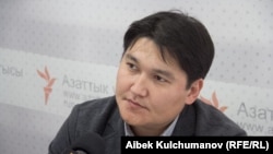 Адил Турдукулов.