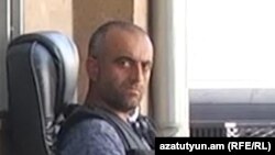 Արմեն Լամբարյանը ՊՊԾ գնդի տարածքում, հուլիս, 2016թ.