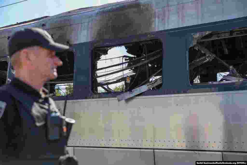 “Ukržaliznytsia” demirýol edarasynda hiç bir reýsiň ýatyrylmajakdygyny belläp, goşmaça ulaglaryň işe giriziljekdigini aýtdylar. 