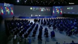 Катя, Маша и Владимир Путины выступили семьей