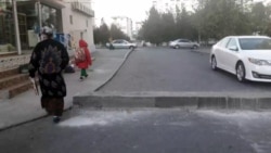 Aşgabadyň häkimiýetleri ilat tarapyndan sökülen germewleriň deregine täzelerini oturdýar