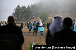 Президент Илхам Алиев (солдо) Шушадагы концертте, сентябрь, 2025-жыл.