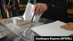 Дільниці відкрилися у неділю о сьомій, за місцевим часом