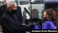 Віцепрезидентка Камала Гарріс президента Джо Байдена на церемоні його інавгурації 46-м президентом США. Вашингтон 20 січня 2021 року.