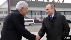 Владимир Васильев встречает Владимира Путина в Дагестане. Март, 2018г.