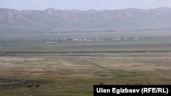 Каркыра жайлоосунун Кыргызстан менен Казакстандын чектешкен аймагы.