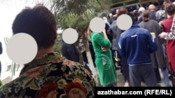 Очередь у банкомата, Туркменистан (иллюстративное фото) 