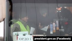 Перші фото з обміну утримуваними особами 