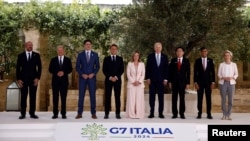  "Чоң жети" уюмуна кирген кубаттуу мамлекеттердин жана Евробиримдиктин лидерлери. 13-июнь, 2024-жыл. Италия.