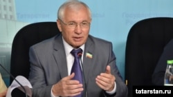 Разил Вәлиев