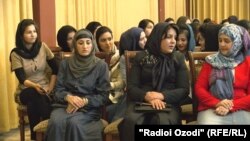 در قدم نخست برای ۲۰۰ زن و دختر در مورد قوانین محاسبه معلومات ارائه شد..