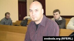 Валянцін Стэфановіч у судзе.