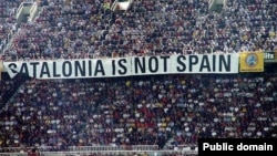 "Барселона" менен "Реал Мадриддин" матчында "Каталония Испания эмес" деген жазуу