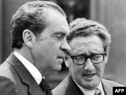 Президент США Ричард Никсон и его советник по национальной безопаности Генри Киссинджер, который считается архитектором внешней политики администрации Никсона