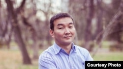 Азамат Акенеев.