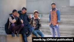 Бишкектеги индиялык студенттер.