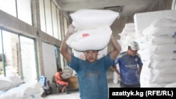 Точка реализации муки. Ош. Архивное фото.