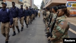 Военные и полицейские ЮАР. Архивное фото