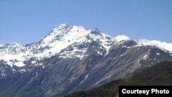 Нохчийчоь--Нохчийн лаьмнашкара когсалазийн курорт йилла билгаляьккхина йолу Ведучи-эвлан йистехь.