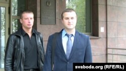 Дырэктар установы «Правы альянс» Юрась Карэтнікаў (справа) і заснавальнік ўстановы Аляксей Скуратовіч.