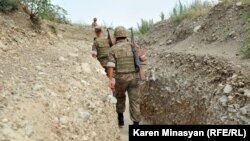 Լեռնային Ղարաբաղի Պաշտպանության բանակի զինծառայողները դիրքերում, արխիվ