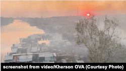 Мікрорайон «Острів» у Херсоні після російських авіаударів по мосту в серпні 2025 року 