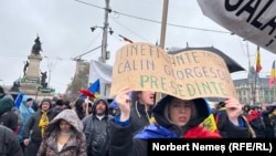 Mesaje de susținere a candidaturii lui Călin Georgescu la mitingul AUR împotriva Guvernului Ciolacu