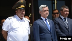 Ձախից՝ Լևոն Երանոսյան, Սերժ Սարգսյան, Վլադիմիր Գասպարյան, արխիվ 